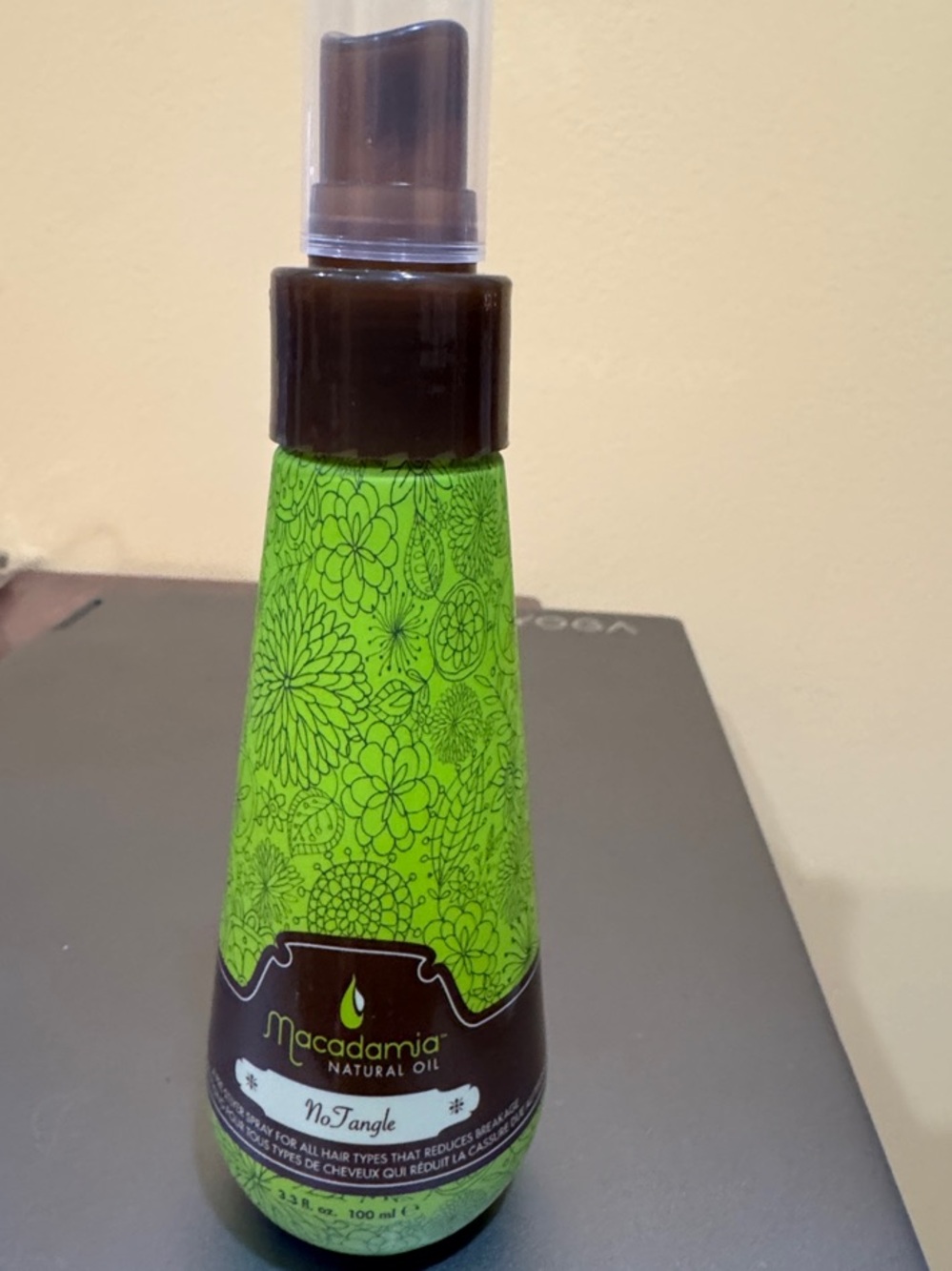 Macadamia Natural Oil No Tangle Leave-In Spray - brand new 3.3 Fl oz/100 ml